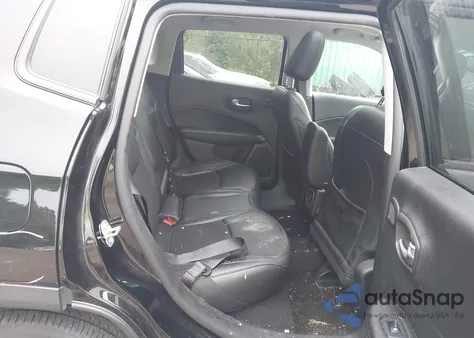 2021 Jeep Compass Altitude 4X4 z USA, uszkodzony, nr VIN 3C4NJDBB2MT573130